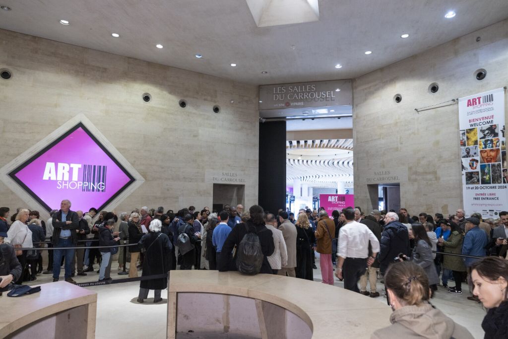 Art Shopping Entrance